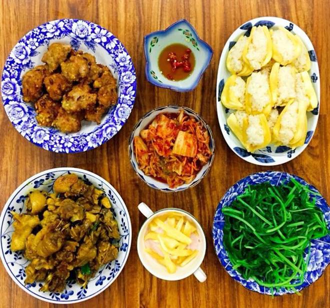 Chiều chồng khó tính, vợ đảm nấu bữa nào cũng ngon, các con thi nhau chấm điểm cao-12