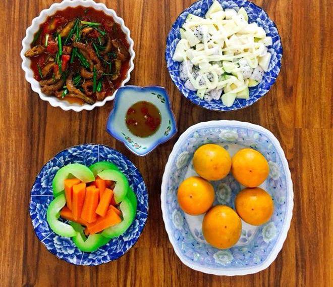 Chiều chồng khó tính, vợ đảm nấu bữa nào cũng ngon, các con thi nhau chấm điểm cao-20