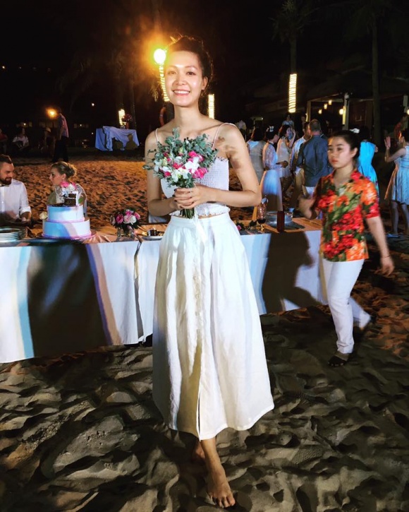 Cuộc sống lặng đến khó hiểu của Thùy Dung sau 10 năm đăng quang Hoa hậu Việt Nam-11