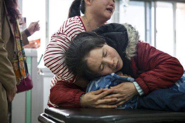 Cậu bé 10 tuổi chết vì ung thư ruột, cảnh báo những món ăn hại sức khỏe nhiều trẻ thích-1