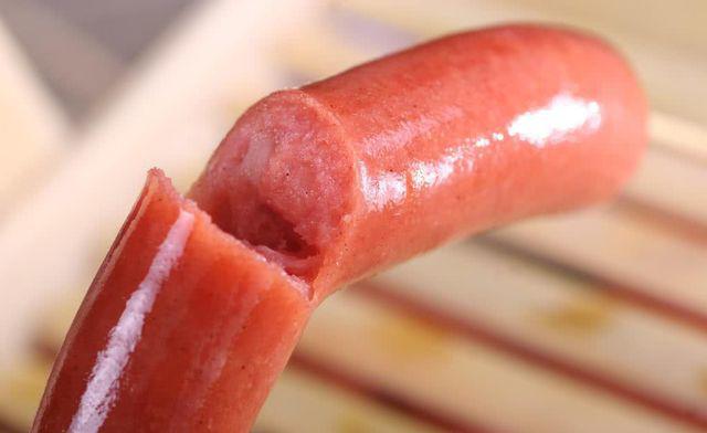 Cậu bé 10 tuổi chết vì ung thư ruột, cảnh báo những món ăn hại sức khỏe nhiều trẻ thích-3