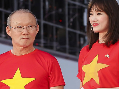 Trận đấu tập đầu tiên của ĐT Việt Nam tại Hàn Quốc: Thủ môn đội bạn dính thẻ đỏ, HLV Park Hang-seo xin cho tiếp tục thi đấu-2