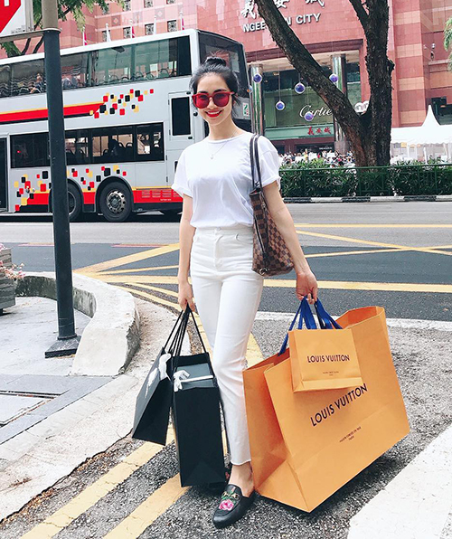 Bộ sưu tập túi hiệu của Hòa Minzy tăng vùn vụt trong một năm-10