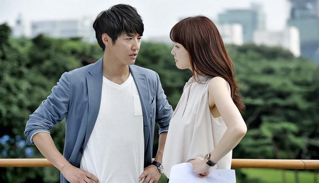 Đánh ghen om sòm trước công ty chồng, vợ đau đớn khi chẳng giữ được anh mà còn mất sạch tài sản vì lý do khó ngờ-2