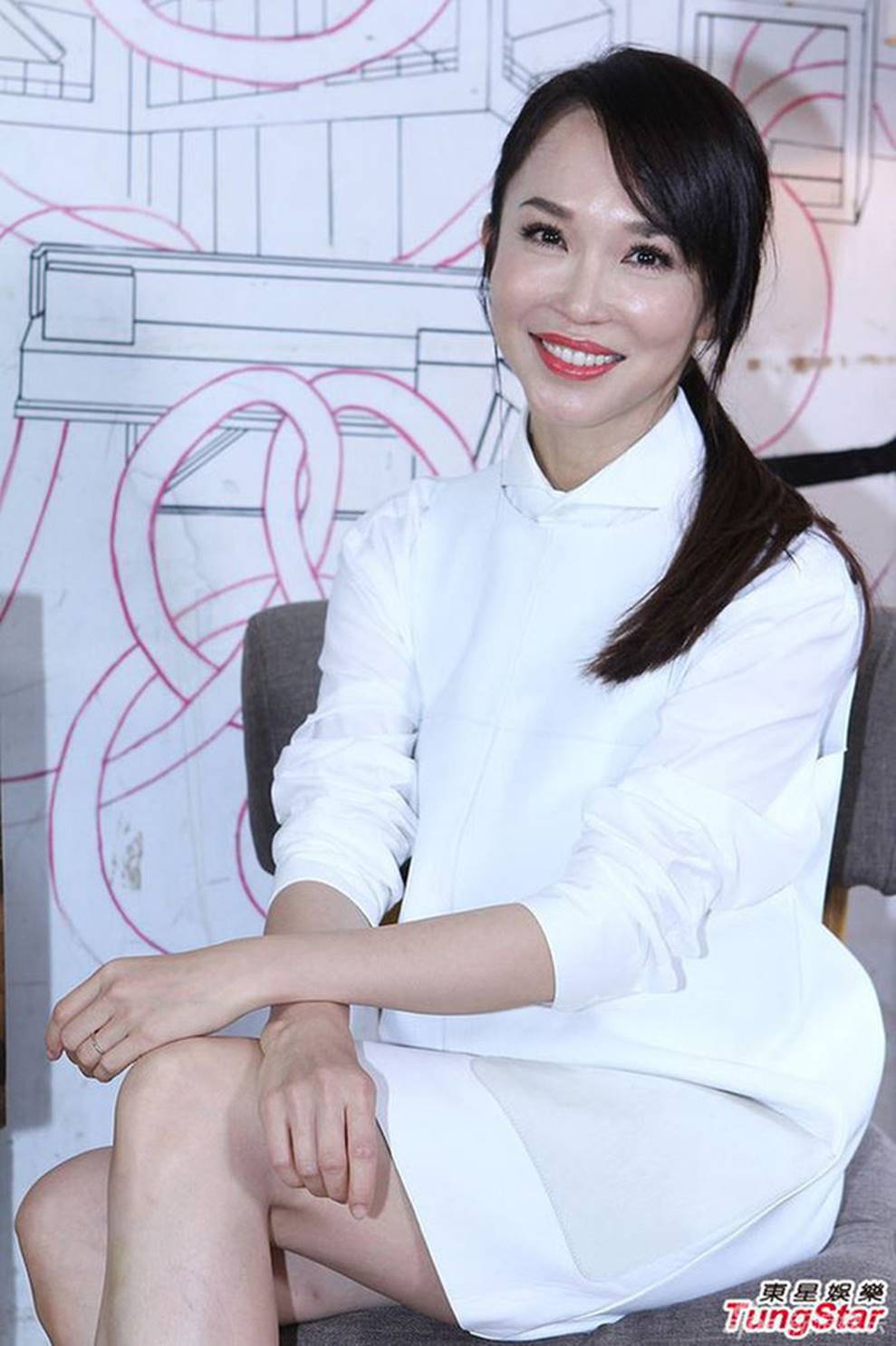 Thiên hạ đệ nhất mỹ nhân Singapore” quá trẻ đẹp ở tuổi U50-5