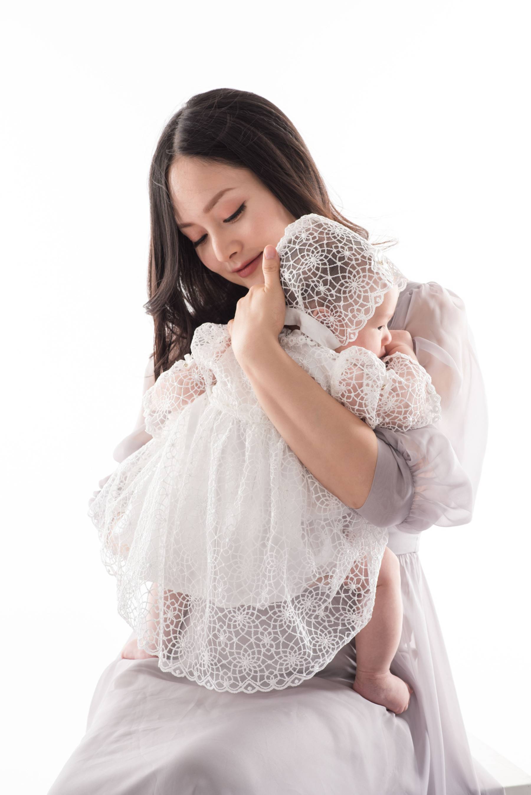 Lan Phương hạnh phúc bên cô công chúa nhỏ tròn 4 tháng tuổi-6