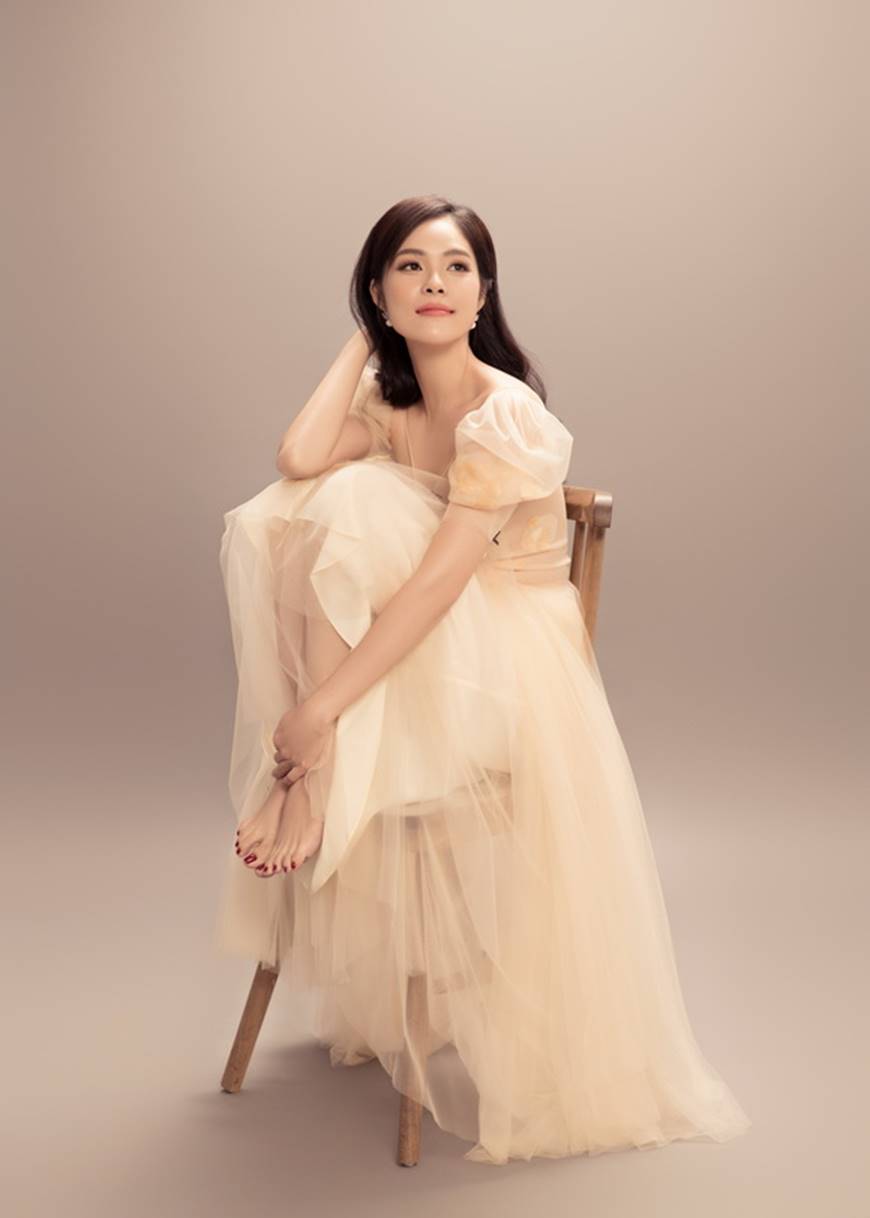 Dương Cẩm Lynh rớt nước mắt trong bộ ảnh thực hiện vào khoảng thời gian gặp chuyện buồn hôn nhân-14