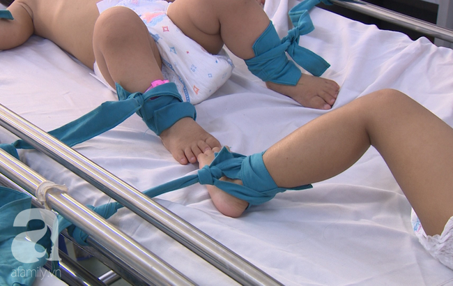 Chưa hết lo dịch tay chân miệng, hàng loạt bà mẹ ở Đồng Nai đã hại con” mắc bệnh sởi nặng vì quên tiêm vắc xin-6