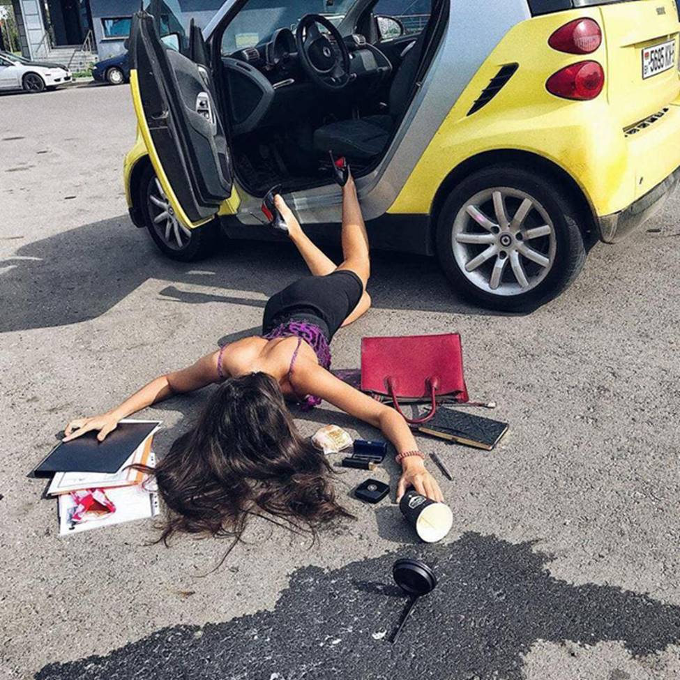 Sốc với trào lưu ngã sấp mặt từ ô tô của hội gái xinh-3