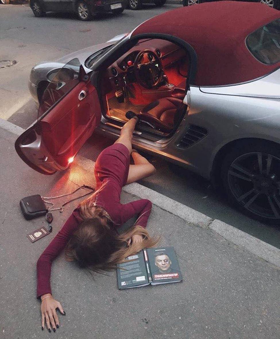 Sốc với trào lưu ngã sấp mặt từ ô tô của hội gái xinh-6