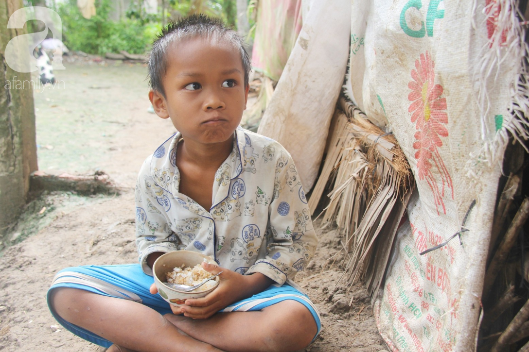 Hai lần đẻ rớt tại nhà, 4 đứa trẻ đói ăn bên người mẹ bầu 8 tháng không thể mượn được 500 ngàn để đi bệnh viện-9