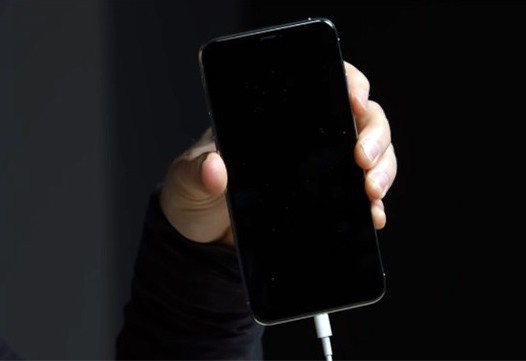 iPhone XS và XS Max bị tố” gặp sự cố không sạc được pin-1