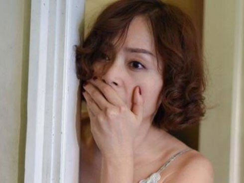 Mẹ chồng giới thiệu người sắp tái hôn cùng, tôi đánh rơi cả mâm bát khi nhìn thấy