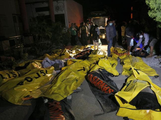 Thảm họa Sóng thần Indonesia: Lần tìm người thân trong túi đựng thi thể-1