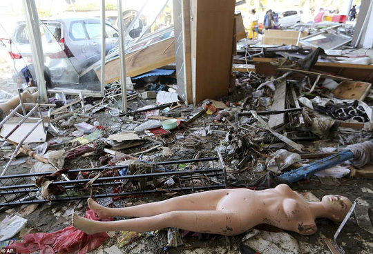 Thảm họa Sóng thần Indonesia: Lần tìm người thân trong túi đựng thi thể-6