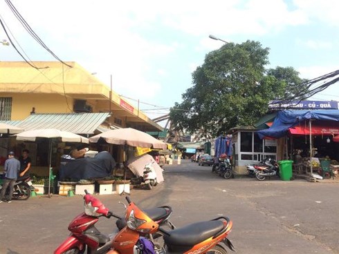 Xã hội đen 'trấn lột' ở chợ Long Biên: Tạm đình chỉ 1 Phó ban quản lý chợ