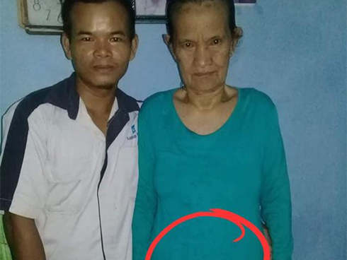 Người đàn ông cao 2m05 yêu cô nàng tí hon” đứng đến nách khiến chị em... nhăn mặt-7