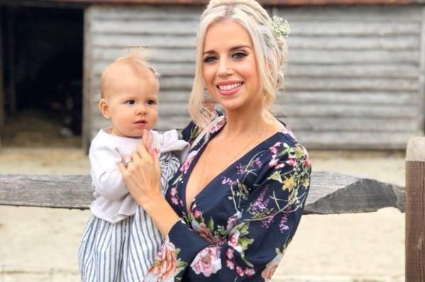 Thấy con thở với dấu hiệu lạ trên ngực, mẹ mau chóng quay lại video giúp cứu sống con-2