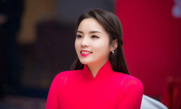 Từng bị chê mặt rắn vì thẩm mỹ nhưng hiện giờ hoa hậu Kỳ Duyên lại đẹp thế này-2