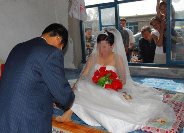 Cô dâu nhất định không chịu động phòng, chú rể đành ngậm đắng vì lý do bất ngờ-2