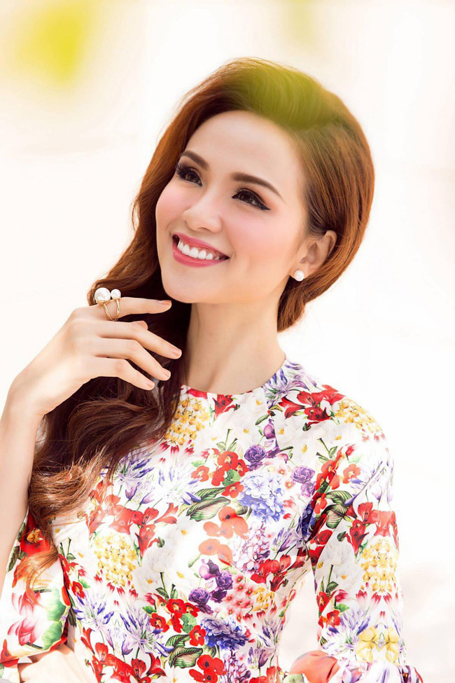 Khuôn mặt của HH Diễm Hương ngày càng khác lạ, nhìn thôi cũng cảm thấy tiếc nuối một nhan sắc kiều diễm ngày nào-3