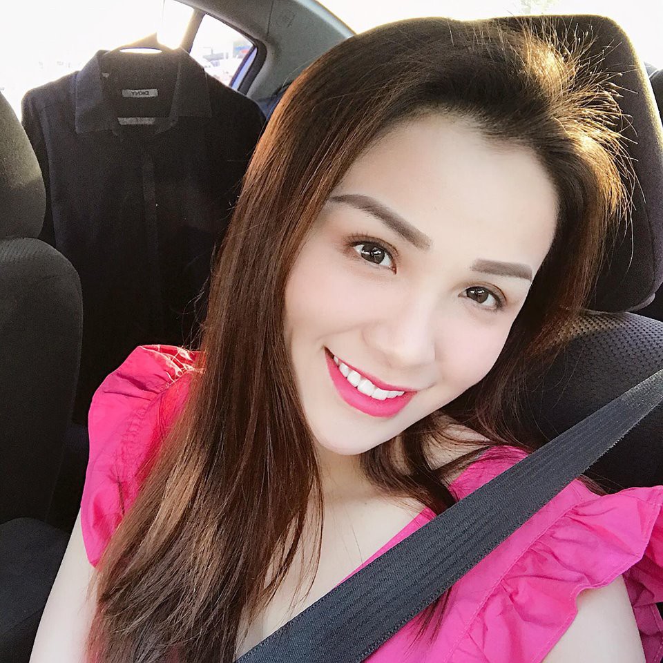 Khuôn mặt của HH Diễm Hương ngày càng khác lạ, nhìn thôi cũng cảm thấy tiếc nuối một nhan sắc kiều diễm ngày nào-6