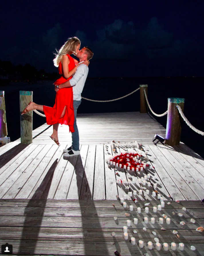 Chàng là cầu thủ điển trai, nàng là hoa hậu xinh không tỳ vết, hai người được ví như cặp Victoria – Beckham của đất nước Iceland-4