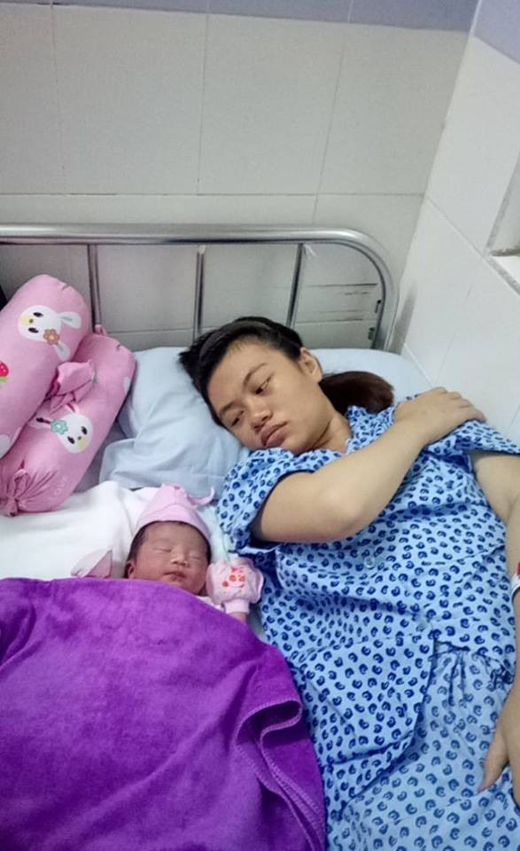 Mẹ trẻ chia sẻ khoảnh khắc hạnh phúc lần đầu gặp con trên bàn đẻ, 500 chị em chỉ vào khen chi tiết này-7