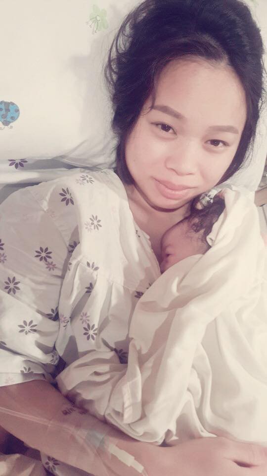 Mẹ trẻ chia sẻ khoảnh khắc hạnh phúc lần đầu gặp con trên bàn đẻ, 500 chị em chỉ vào khen chi tiết này-9