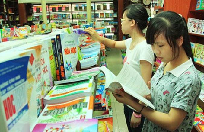 Sách giáo khoa lỗ, bộ GD&ĐT giải trình tiền chiết khấu 250 tỷ đồng đi đâu?-2