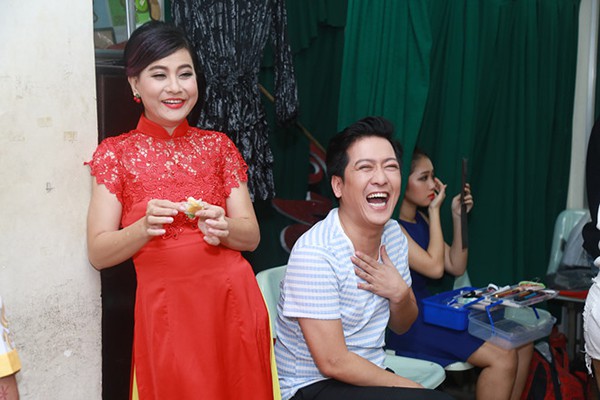 Vì sao Việt Hương, Cát Phượng, Lâm Vỹ Dạ không có mặt trong đám cưới Trường Giang?-5