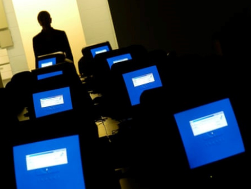 Con gái ông chủ Facebook tưởng cha mình làm việc tại... hiệu sách-3