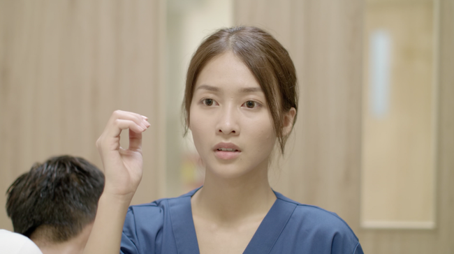 Khả Ngân bị mọt phim nhận xét make-up nhợt nhạt hốc hác trong Hậu Duệ Mặt Trời-4