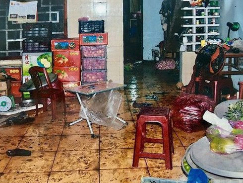 Cãi nhau với vợ, chồng tạt xăng đốt vợ rồi bỏ trốn