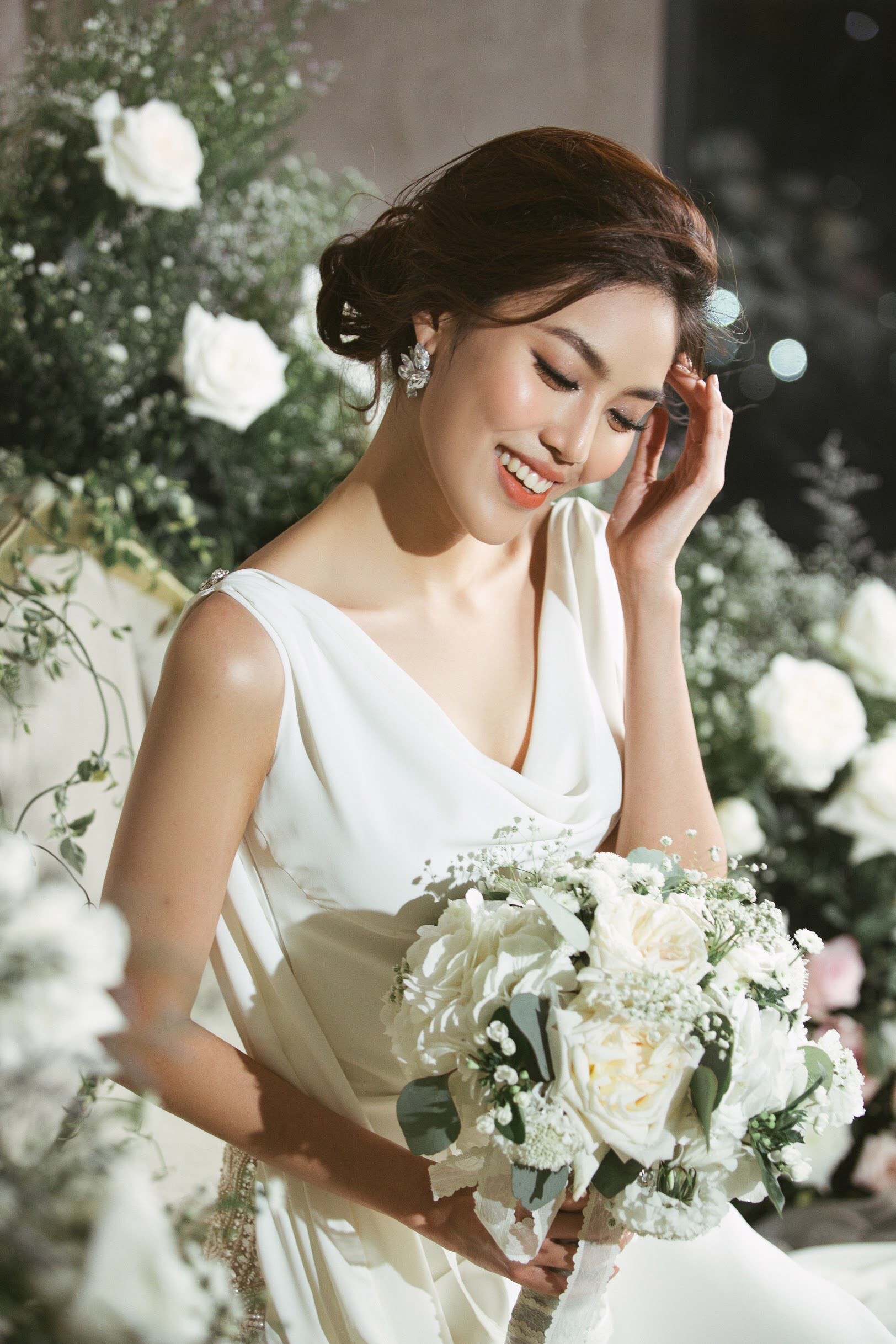 Trước 2 ngày lên xe hoa, loạt ảnh hậu trường thử váy cưới của Lan Khuê chính thức hé lộ-2