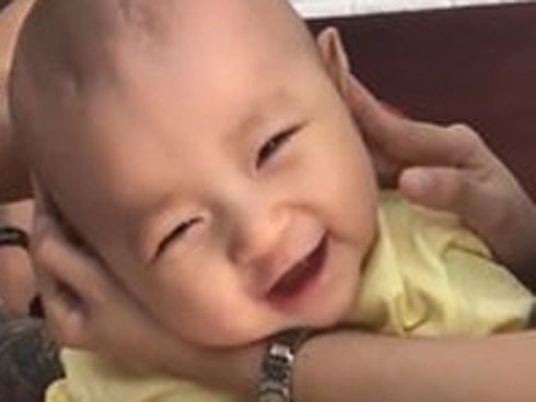 Chỉ là hớt tóc thôi, có cần đáng yêu đến thế này không?