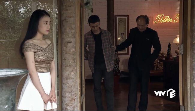 Nhờ Quỳnh Búp Bê mà các shop online thi nhau đắt hàng mẫu áo hot hit” này-4