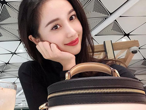 Đầu năm chọn túi xách hợp mệnh để tiền tài rủng rỉnh suốt năm Kỷ Hợi 2019-15