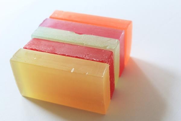 Bỏ túi 11 công dụng không ngờ chỉ từ 1 cục xà phòng tắm-1