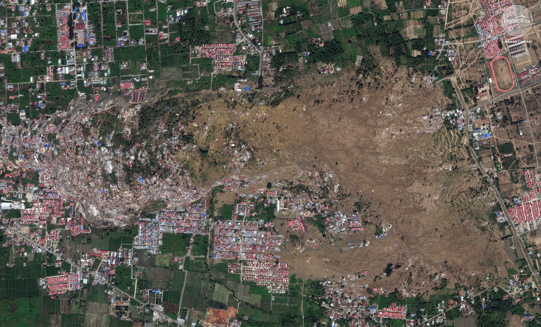 Bộ ảnh trước - sau này sẽ cho bạn thấy trận động đất khiến ít nhất 1.200 người chết ở Palu, Indonesia khủng khiếp như thế nào-11