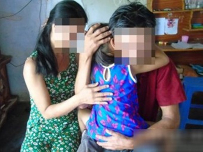 Bắt khẩn cấp ông nhiều lần hiếp dâm con gái riêng 9 tuổi của con dâu-1