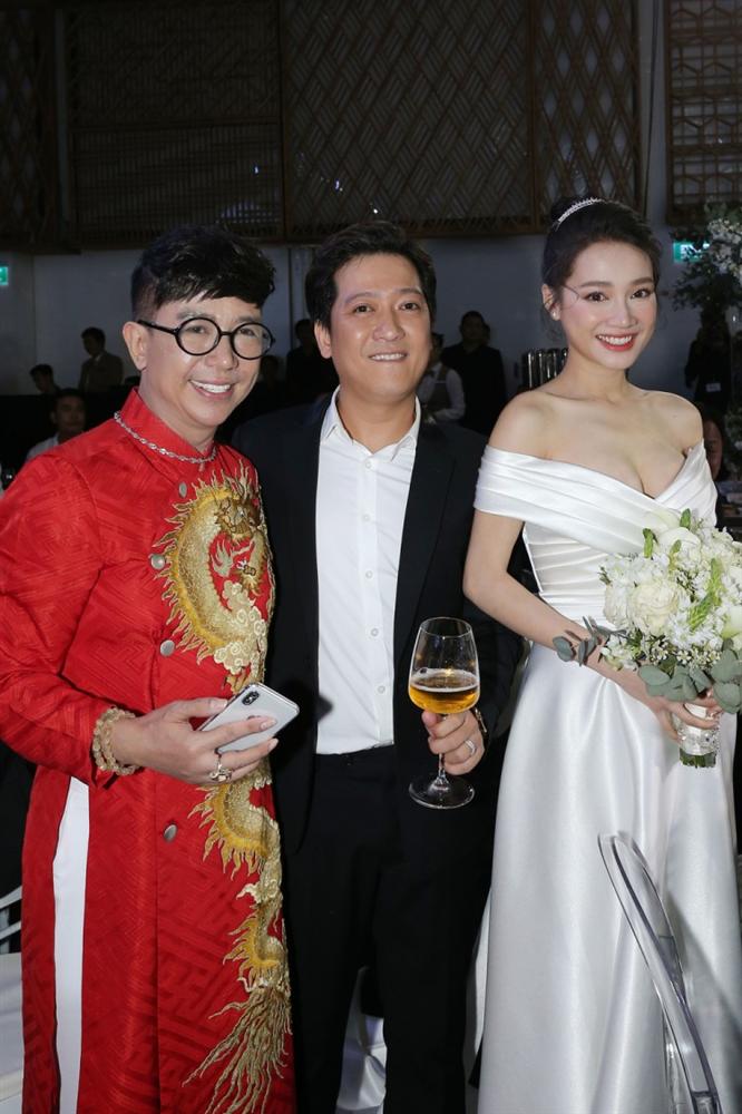 Chỉ là đi dự tiệc cưới thôi, nhiều sao Việt bị chỉ trích vì vô tâm lên đồ lấn lướt cả cô dâu - chú rể-3