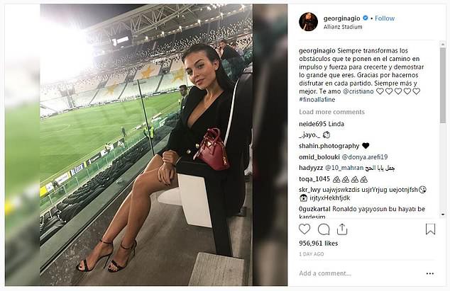 Giữa lùm xùm hiếp dâm, Ronaldo nhận được lời cổ vũ tình bể bình của cô người yêu xinh đẹp-1
