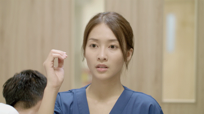 Diễn xuất vô hồn của Khả Ngân trong Hậu duệ mặt trời bản Việt bị khán giả chê bai thậm tệ-4