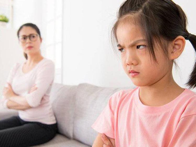 Cha mẹ thường xuyên ngoáy mũi khó dạy con trở thành đứa trẻ ngoan-1