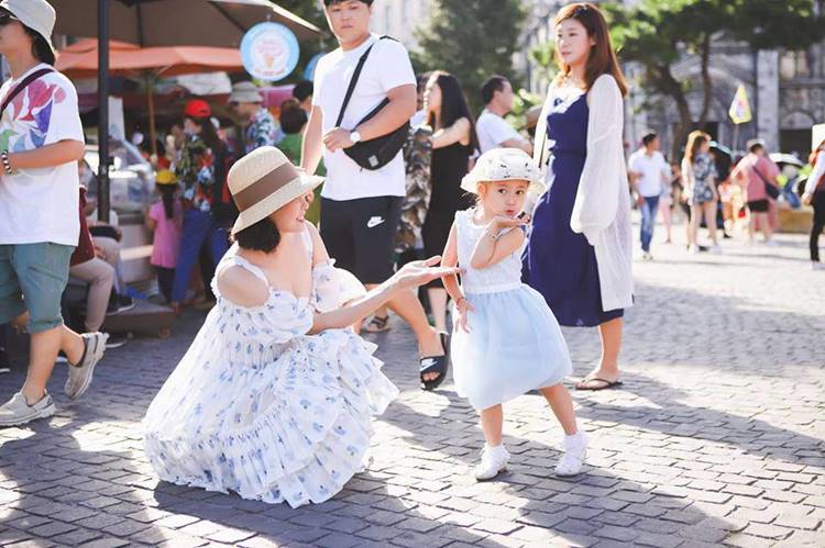 Con gái Hà Kiều Anh được khen xinh và cao đúng chuẩn Hoa hậu tương lai-2