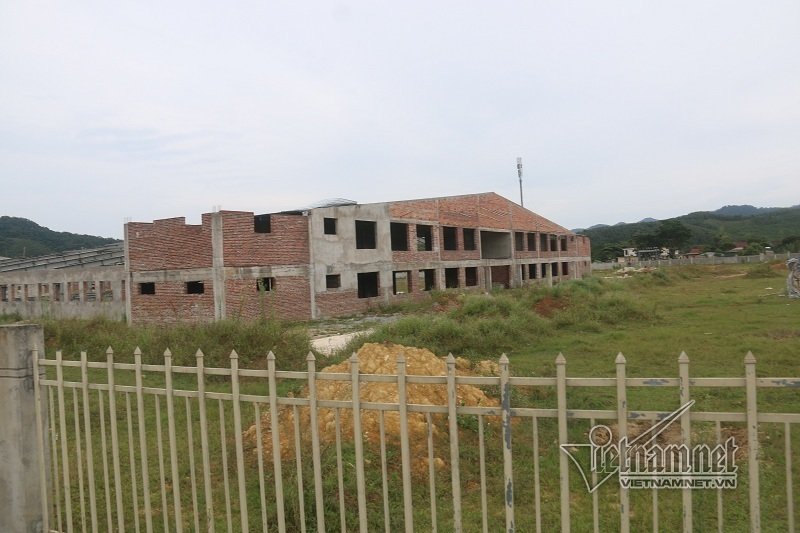 Biến động: Đại gia tháo chạy, vứt bỏ trăm tỷ hoang tàn nơi biên giới-2