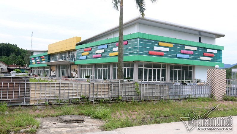 Biến động: Đại gia tháo chạy, vứt bỏ trăm tỷ hoang tàn nơi biên giới-4