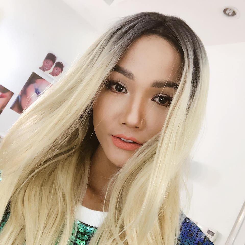 Ngắn thành dài thì thường quá, giờ HHen Niê còn chơi lớn từ tóc đen thành vàng hoe lạ lẫm-3