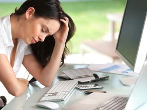 Lo sợ bị bố mẹ chồng lừa ký giấy vay 250 triệu, nàng dâu lên mạng xin tư vấn lại nhận về “gạch đá” tơi bời